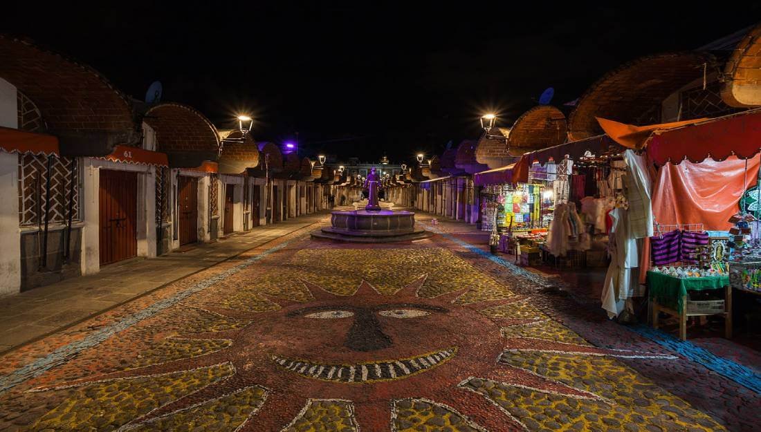 Mercado de artesanías del Parián