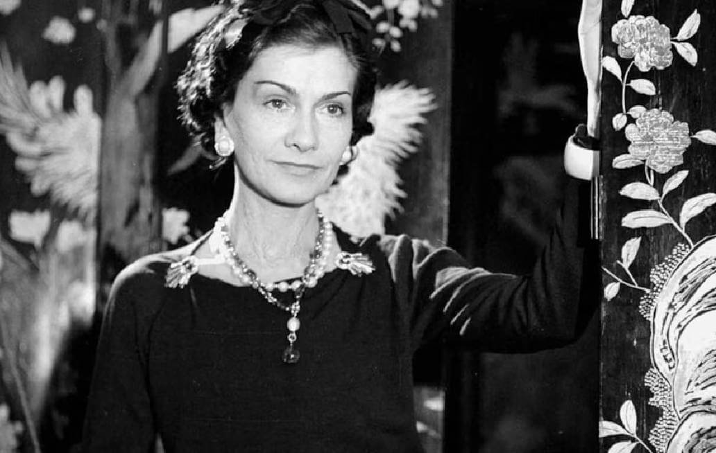 Coco Chanel, de la pobreza al glamour Coco Chanel, de la pobreza al glamour