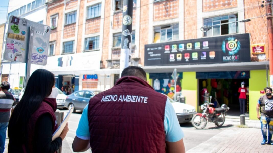 Ayuntamiento de Puebla inspecciona elementos publicitarios en el Centro Histórico Ayuntamiento de Puebla inspecciona elementos publicitarios en el Centro Histórico