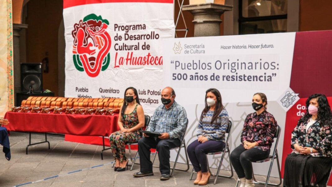 Entrega Cultura instrumentos musicales huapangueros a 12 municipios Entrega Cultura instrumentos musicales huapangueros a 12 municipios