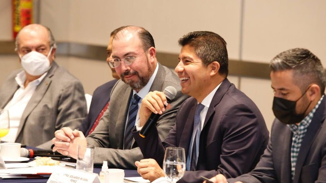 Acuerda Rivera Pérez y empresarios impulsar el desarrollo de viviendas en Puebla Acuerda Rivera Pérez y empresarios impulsar el desarrollo de viviendas en Puebla