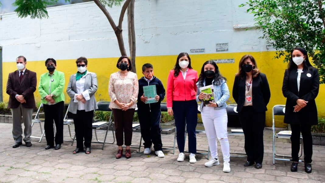 Ayuntamiento de Puebla entrega libros a niñas, niños y jóvenes de colonia Maestro Federal Ayuntamiento de Puebla entrega libros a niñas, niños y jóvenes de colonia Maestro Federal
