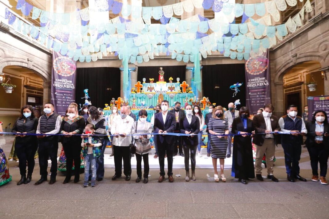 Inauguran en Puebla primer Corredor de Ofrendas Metropolitano Inauguran en Puebla primer Corredor de Ofrendas Metropolitano