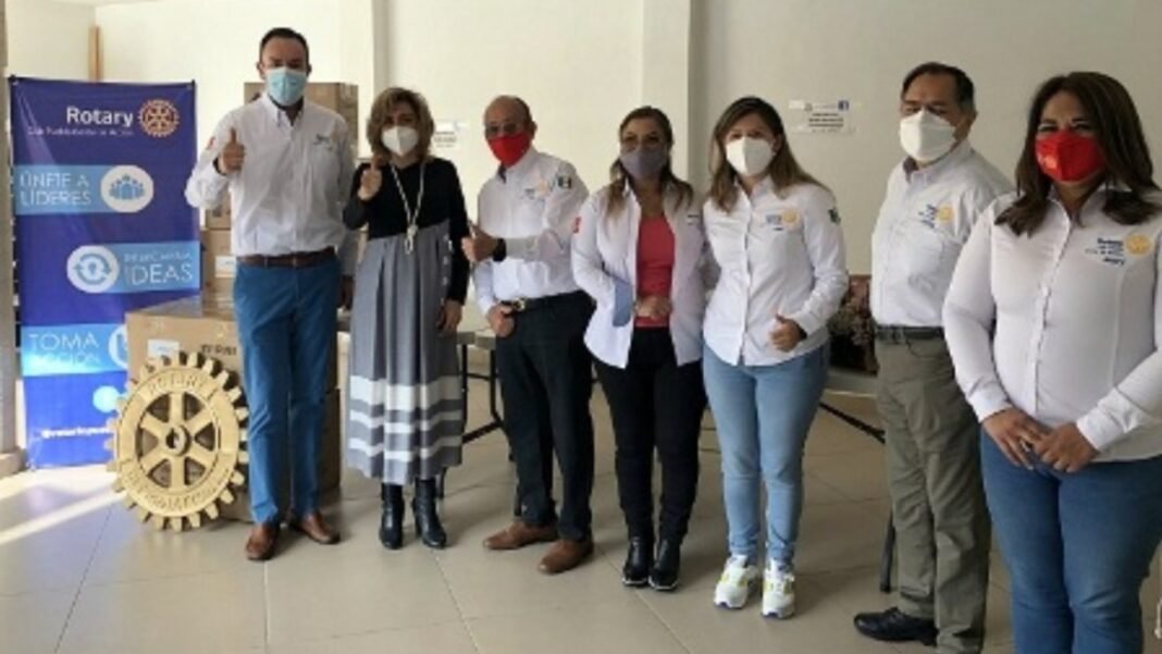 Donan empresarios cubrebocas en Puebla Donan empresarios cubrebocas en Puebla