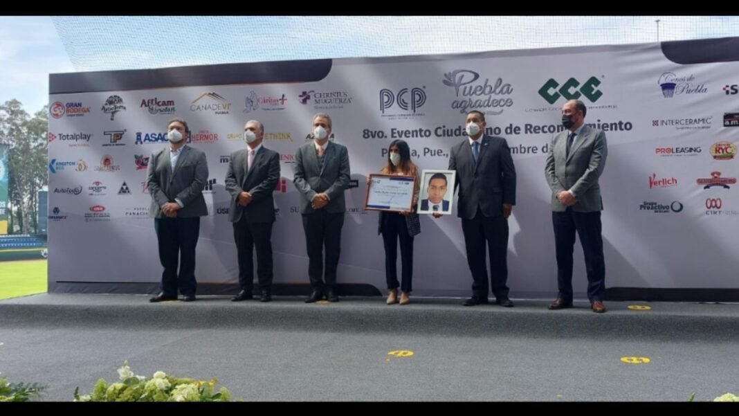 Reconocen CCE y Parlamento Ciudadano a 45 servidores públicos de salud y seguridad Reconocen CCE y Parlamento Ciudadano a 45 servidores públicos de salud y seguridad