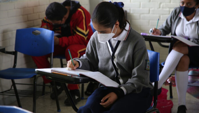 El lunes regresan a clases presenciales un millón 677 mil alumnos