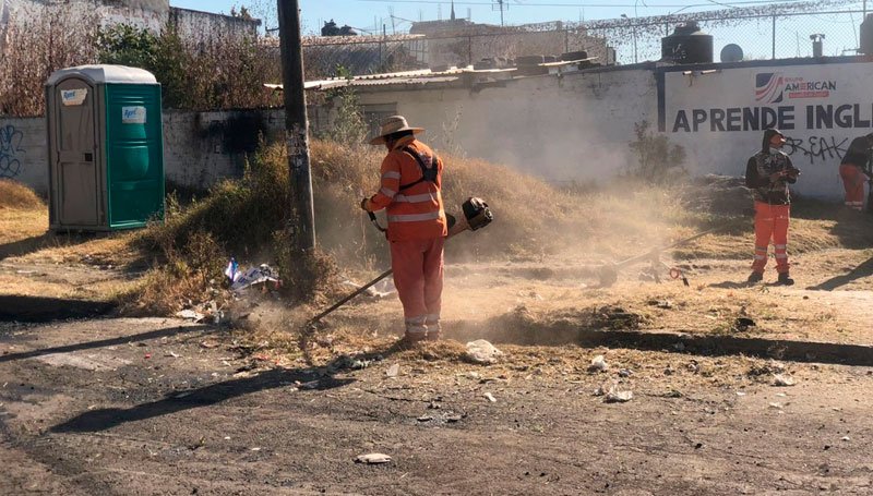 Cordina Medio Ambiente de Puebla capital la brigada de limpieza en Loma Bella