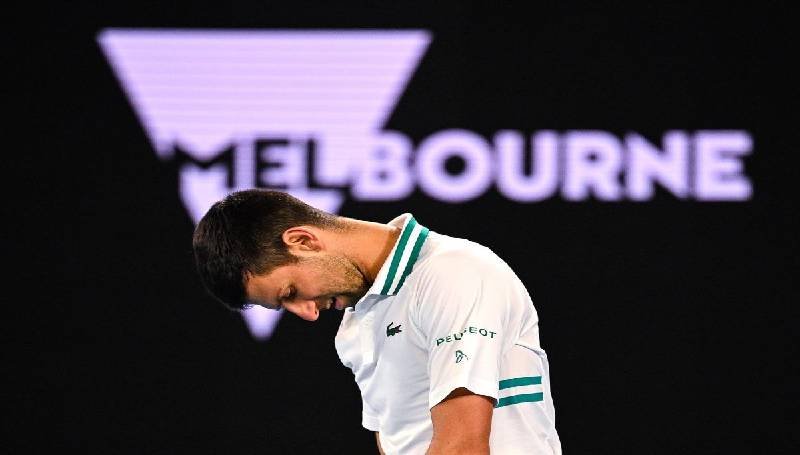 Djokovic fuera del Abierto de Australia por no vacunarse