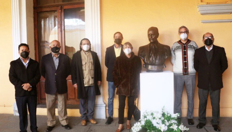 Con develación de busto, Cultura rinde homenaje al cronista Pedro Ángel Palou