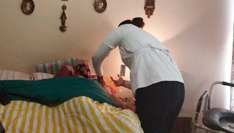 Habilita Salud registro para que personas en estado de postración reciban vacuna de refuerzo Habilita Salud registro para que personas en estado de postración reciban vacuna de refuerzo