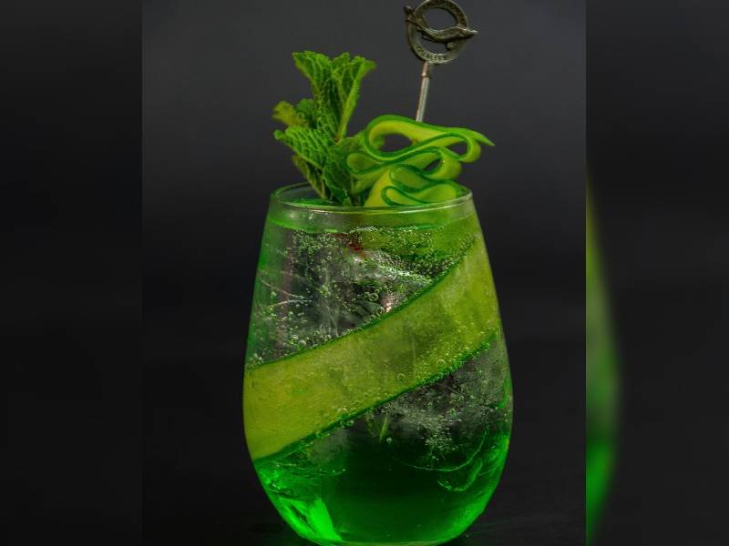 beneficios del agua de pepino