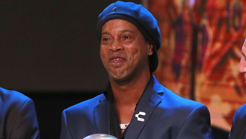 Ronaldinho al borde de las lágrimas por palabras de Rafa Márquez Ronaldinho