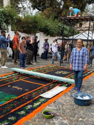 Will Smith creó una alfombra con la familia Ortiz en Antigua, Guatemala