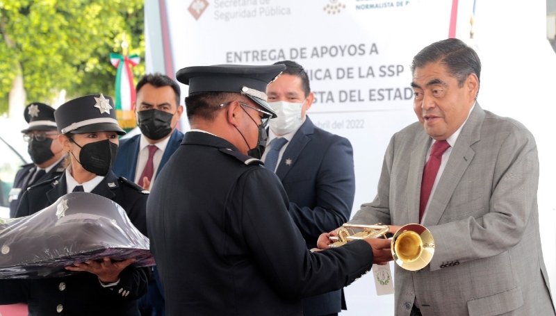 Entregan apoyos a la Banda Sinfónica de la Secretaría de Seguridad Pública y al Coro Normalista del Estado Entregan apoyos a la Banda Sinfónica de la Secretaría de Seguridad Pública y al Coro Normalista del Estado