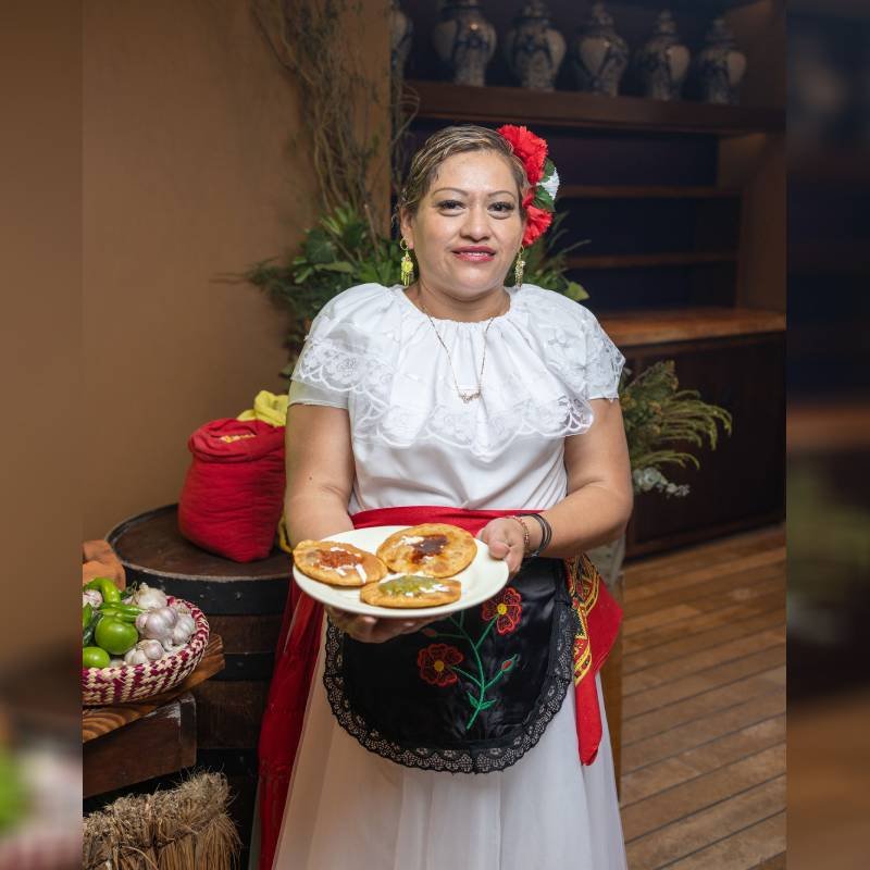 Hotel Xcaret  rinde homenaje a cocineras tradicionales