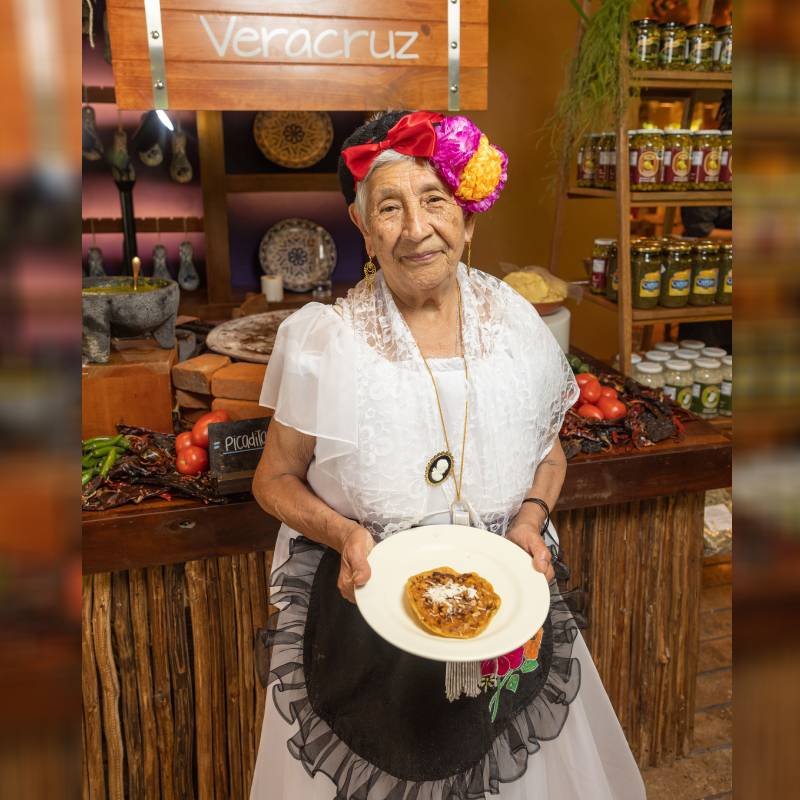 Hotel Xcaret  rinde homenaje a cocineras tradicionales