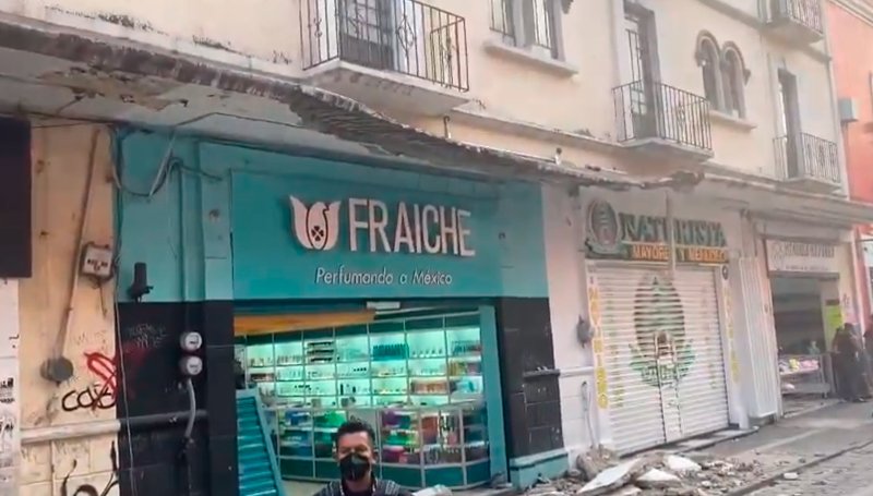 Establecimiento con desprendimiento de cornisa no tenía papeles en regla; ya fue clausurado Establecimiento con desprendimiento de cornisa no tenía papeles en regla; ya fue clausurado