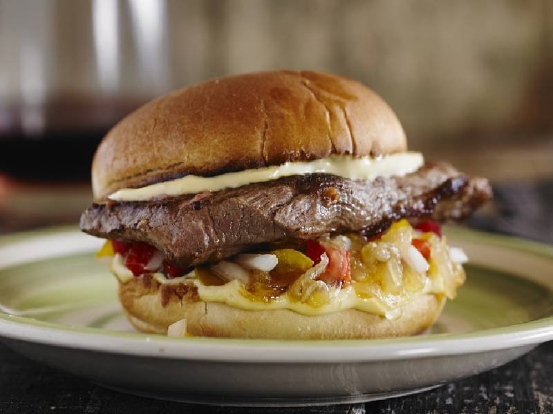 Tips para crear la hamburguesa perfecta y que alcance para todos