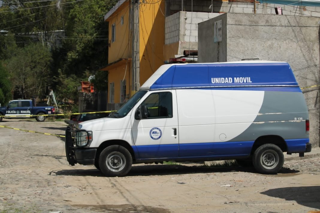Hallan a mujer sin vida en Lomas 5 de Mayo Hallan a mujer sin vida en Lomas 5 de Mayo