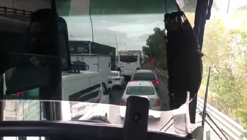 Protestan habitantes de Palmar de Bravo en la autopista Puebla-Veracruz