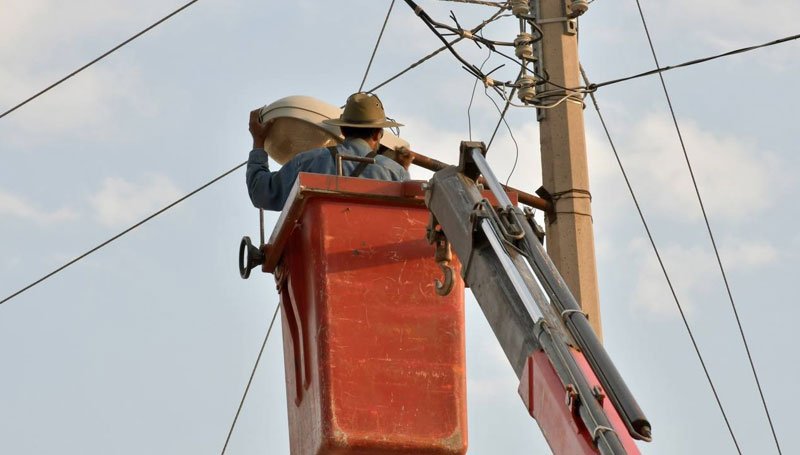 Avanza mantenimiento a luminarias y renovación de puntos de luz en Puebla capital