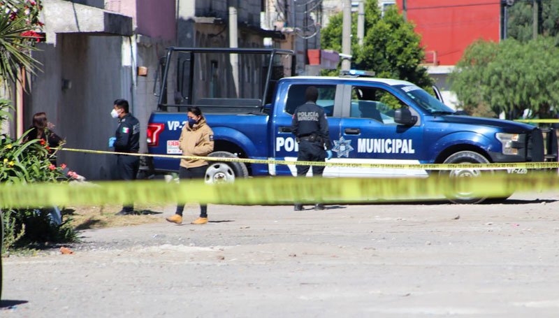 Muere niña mientras se bañaba en su domicilio, otra mujer fue trasladas a un hospital