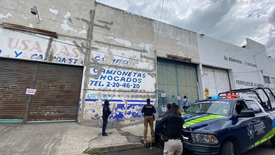 Ayuntamiento de Puebla supervisa comercios de la 46 Poniente Ayuntamiento de Puebla supervisa comercios de la 46 Poniente