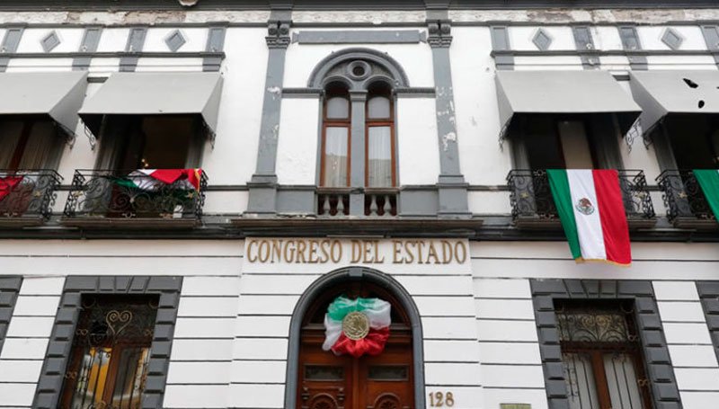 Experto parlamentario, Barbosa reconoce al Congreso