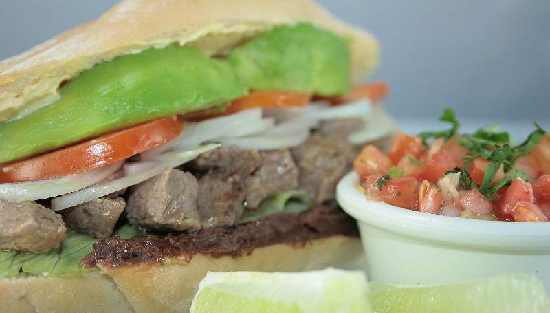 Conoce las tortas gigantes en Puebla