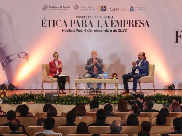 Fernando Savater y Claudia Sheinbaum analizan retos éticos de los empresarios