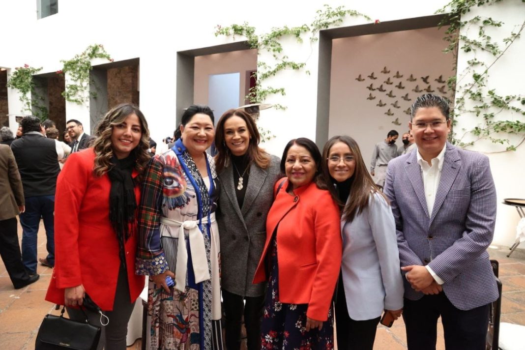 Celebran Eduardo Rivera y Liliana Ortiz fiestas decembrinas con dueños y directores de medios Celebran Eduardo Rivera y Liliana Ortiz fiestas decembrinas con dueños y directores de medios