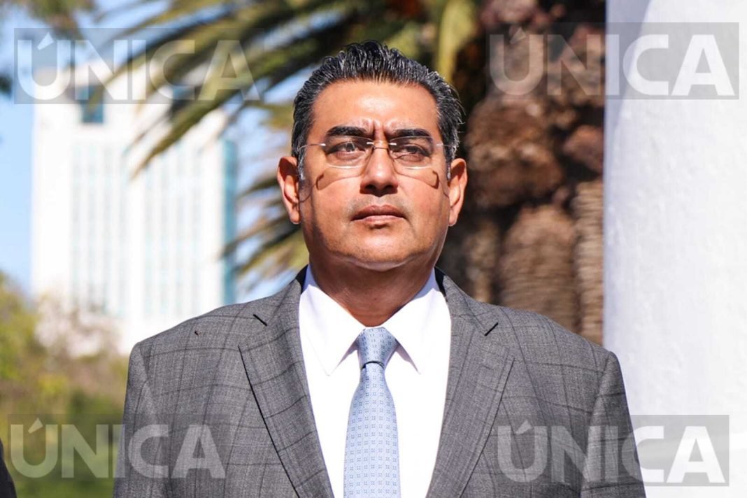 Nombra Congreso de Puebla a Sergio Salomón como gobernador sustituto