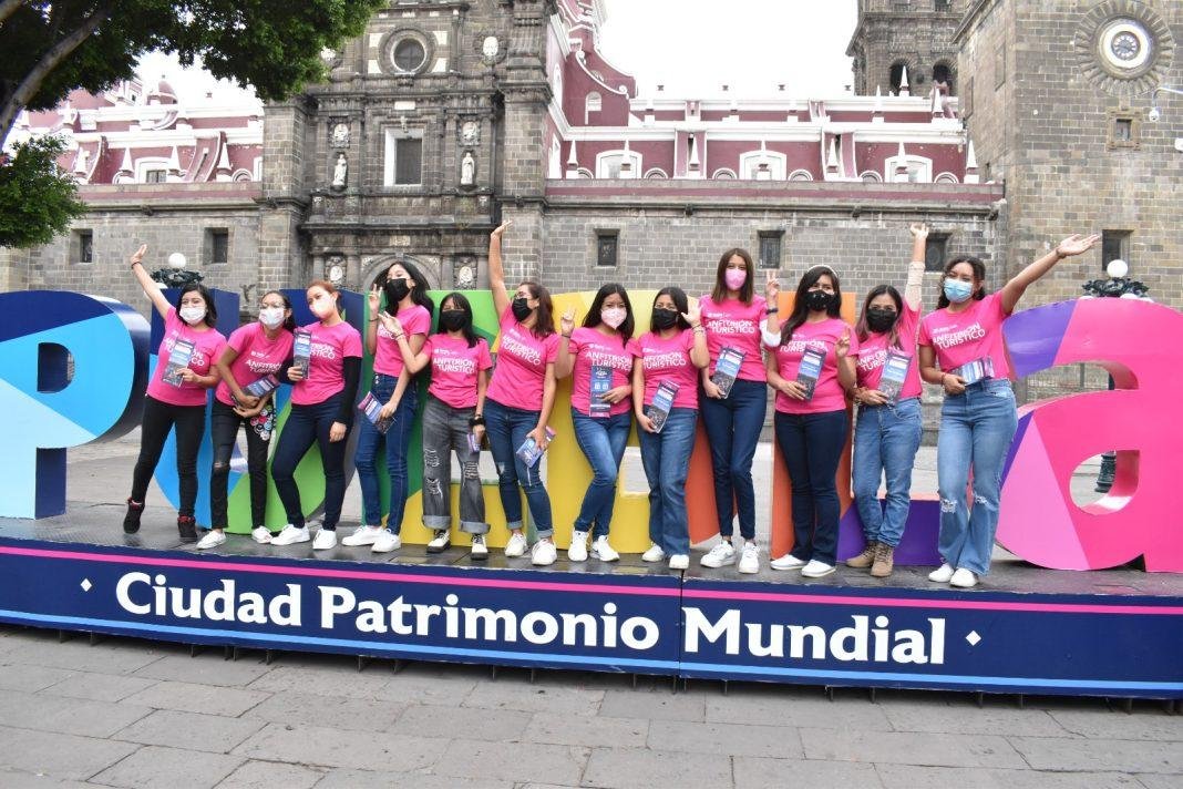 Reconoce ayuntamiento de Puebla la labor de los guías de turismo Reconoce ayuntamiento de Puebla la labor de los guías de turismo