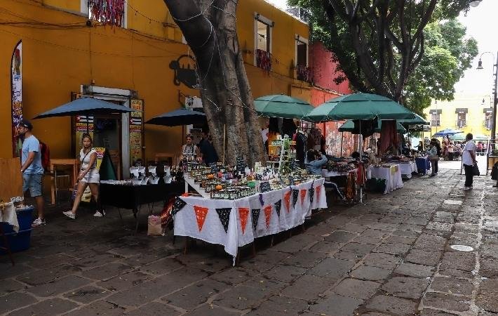 Reciben artesanos permisos para vender sus productos en el municipio de Puebla