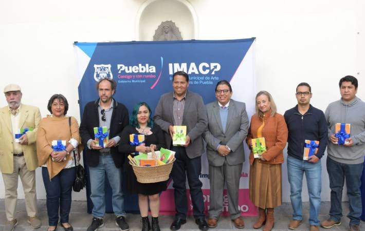 Ayuntamiento de Puebla presenta la primera colección de 'Canasta de Escritoras y Escritores'