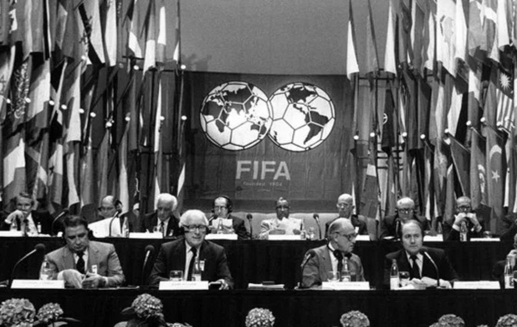 Se funda la FIFA, un 21 de mayo