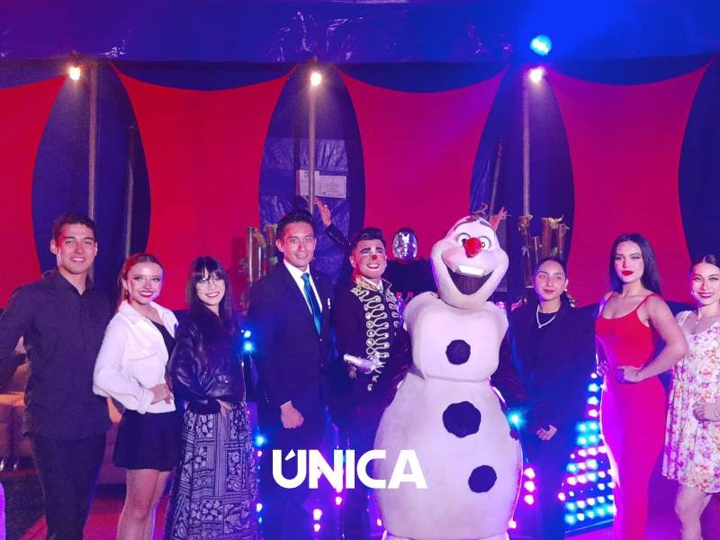 Fantasy World On Ice - Frozen On Ice
