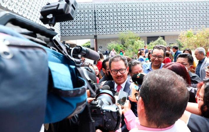 «Voy arriba en las encuestas»: Mier