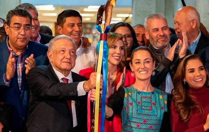 “El poder se hereda” con y sin bastón