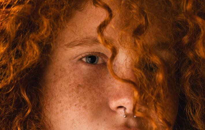 Muchos datos curiosos de los pelirrojos, más allá del color de cabello