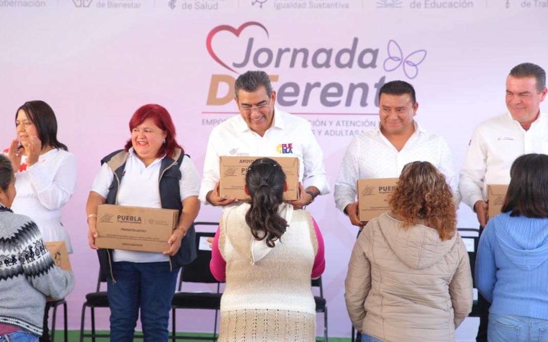 Realiza gobierno de Puebla “Jornada DIFerente”en junta auxiliar de la capital