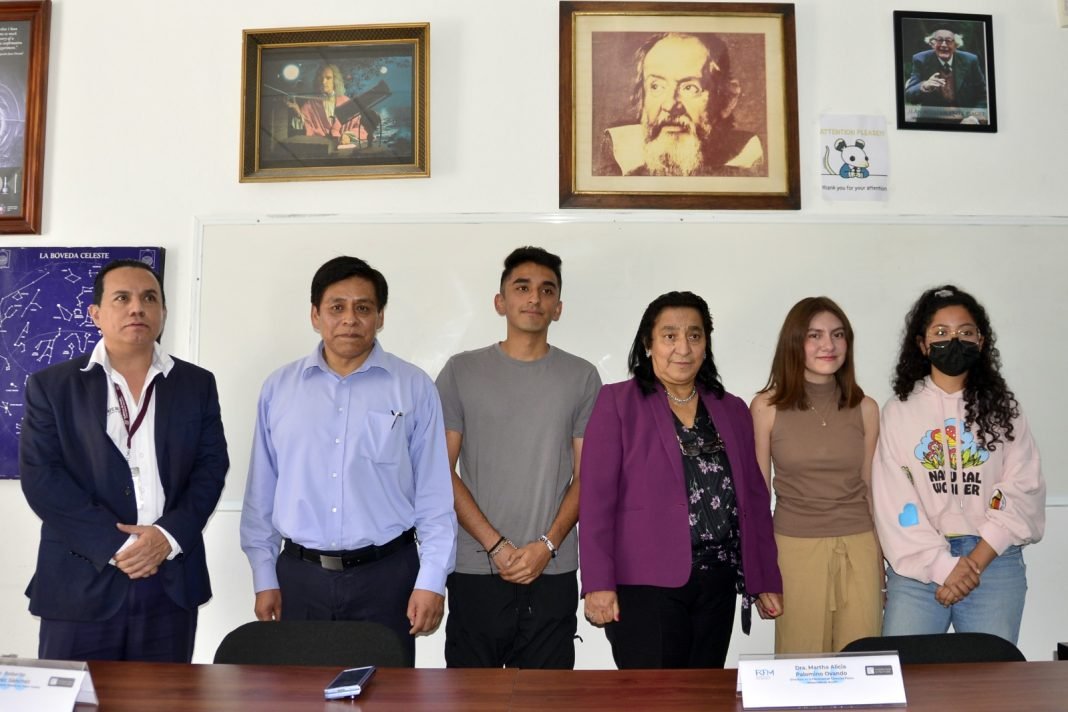 Premian a ganadores de la XXXIV Olimpiada Estatal de Física