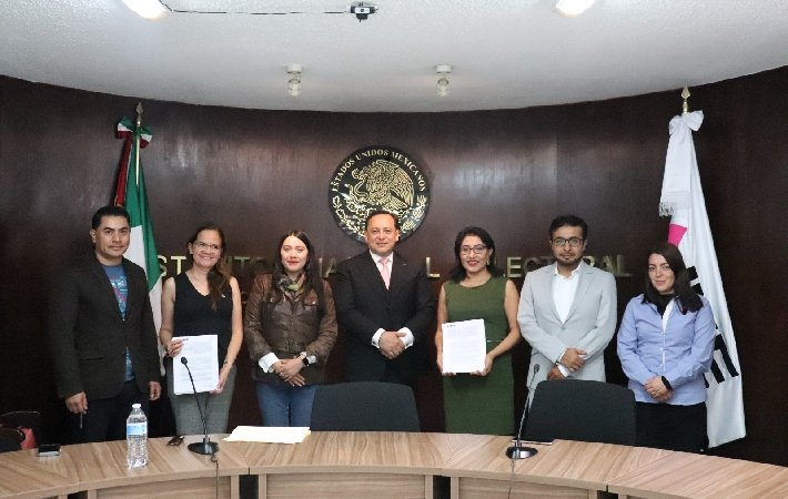 Impulsa el INE la participación política de las mujeres Impulsa el INE la participación política de las mujeres