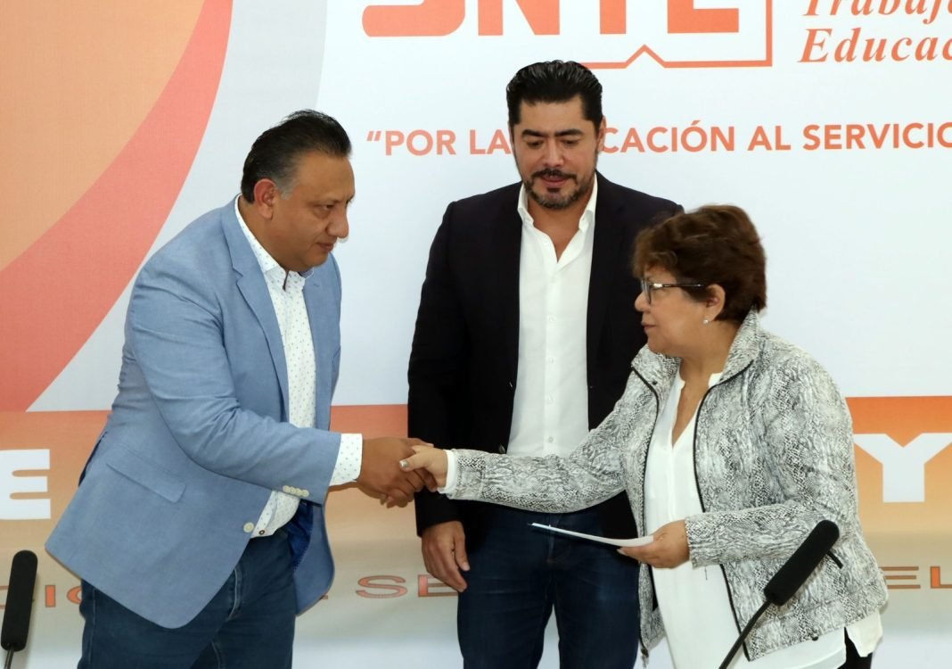 Entrega SNTE 51 más de 23.5 mdp por pago de seguro de vida adicional