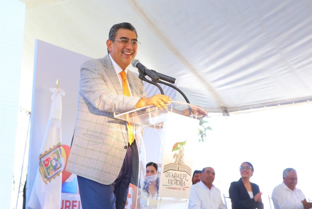 Llama gobernador de Puebla a alcaldes a impulsar la reconstrucción del tejido social Llama gobernador de Puebla a alcaldes a impulsar la reconstrucción del tejido social