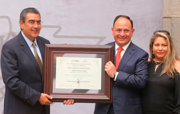 Convoca gobernador de Puebla a migrantes a la unidad