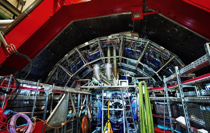 Estudiantes BUAP participan en las primeras colisiones de iones de plomo en la tercera etapa de toma de datos del LHC