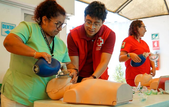 Brinda Cruz Roja capacitación a personal médico