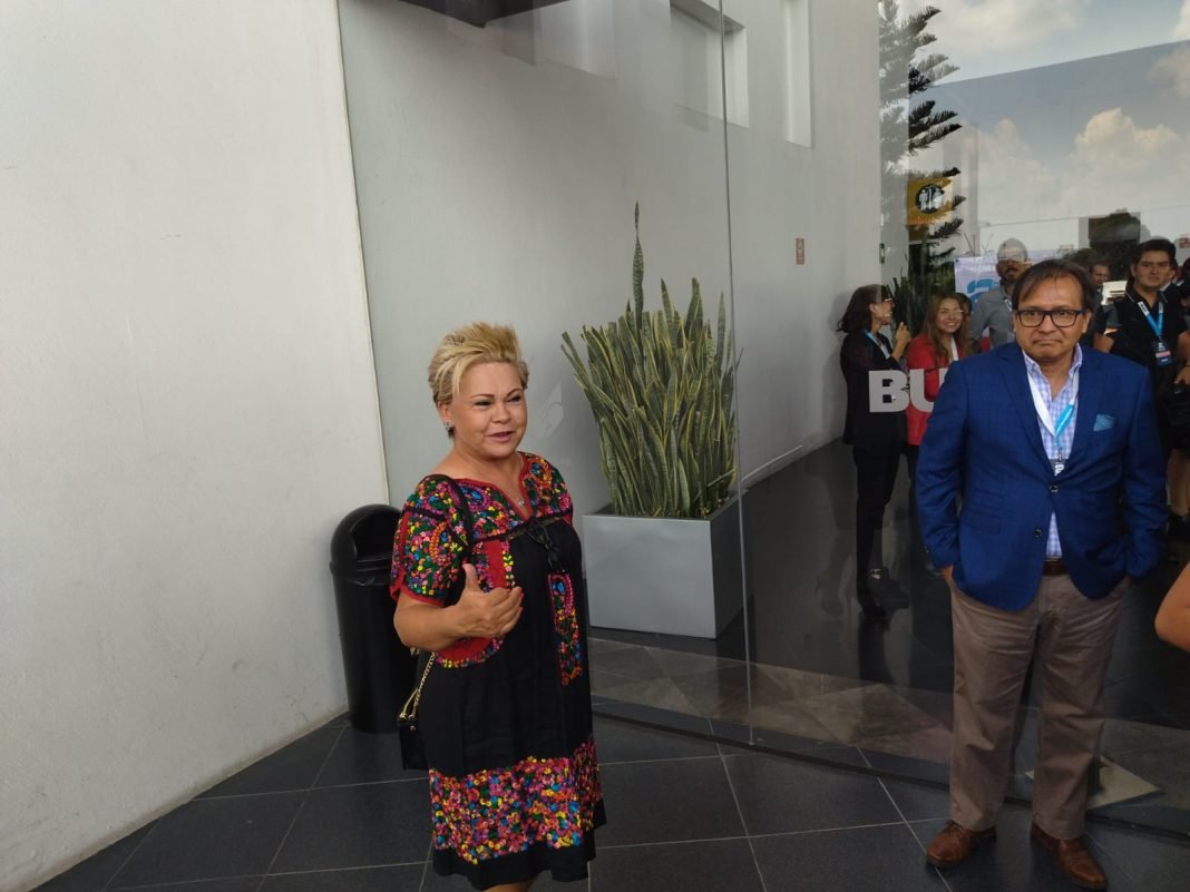 Establece SEP Puebla diálogo con normalistas de Teteles; descarta proceso legal tras protesta