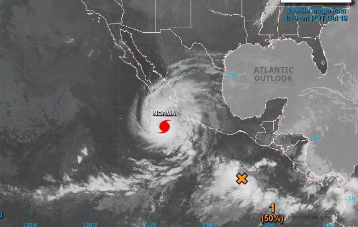 Huracán Norma sube a categoría 3.